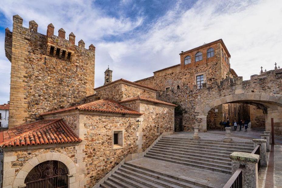 Apartamento La Almena 1 Junto A Plaza Mayor,2 Habitaciones, Parking Gratuito Caces Dış mekan fotoğraf