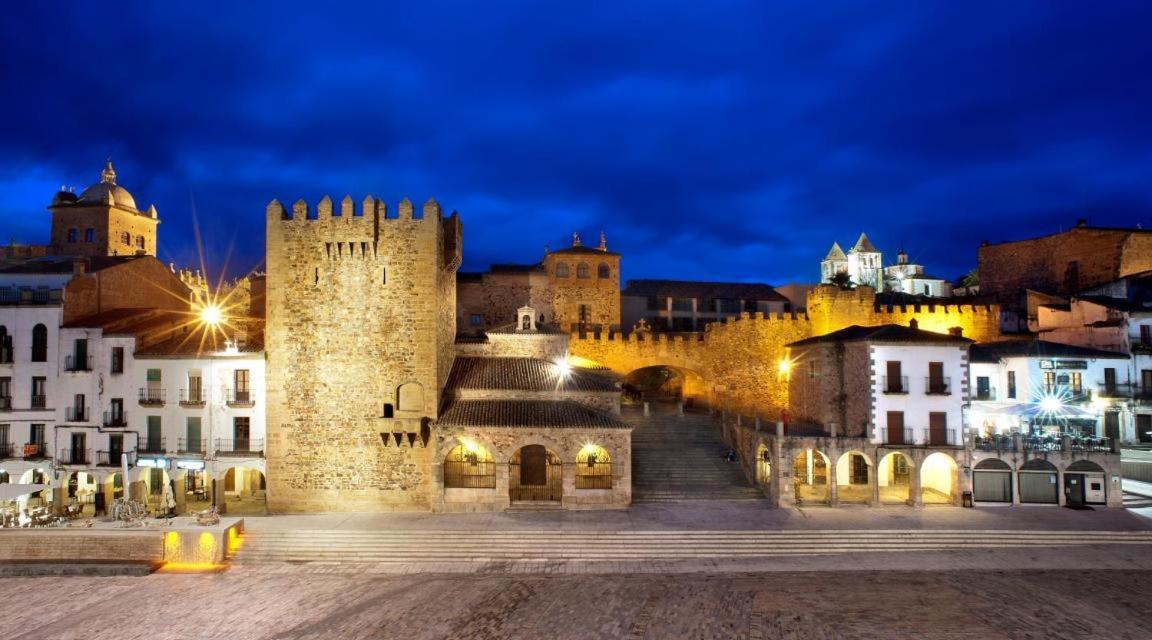 Apartamento La Almena 1 Junto A Plaza Mayor,2 Habitaciones, Parking Gratuito Caces Dış mekan fotoğraf